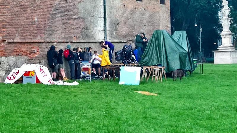 Milano, De Chirico: al parco delle Basiliche un rave party di odio Milano, De Chirico: al parco delle Basiliche un rave party di odio