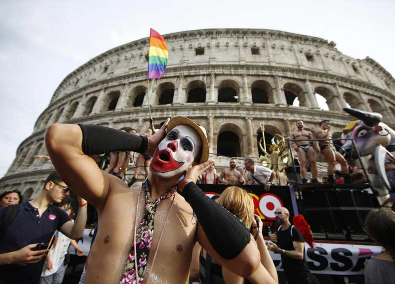 Roma Pride 2016. “Renzi sposi una coppia gay”, L’appello