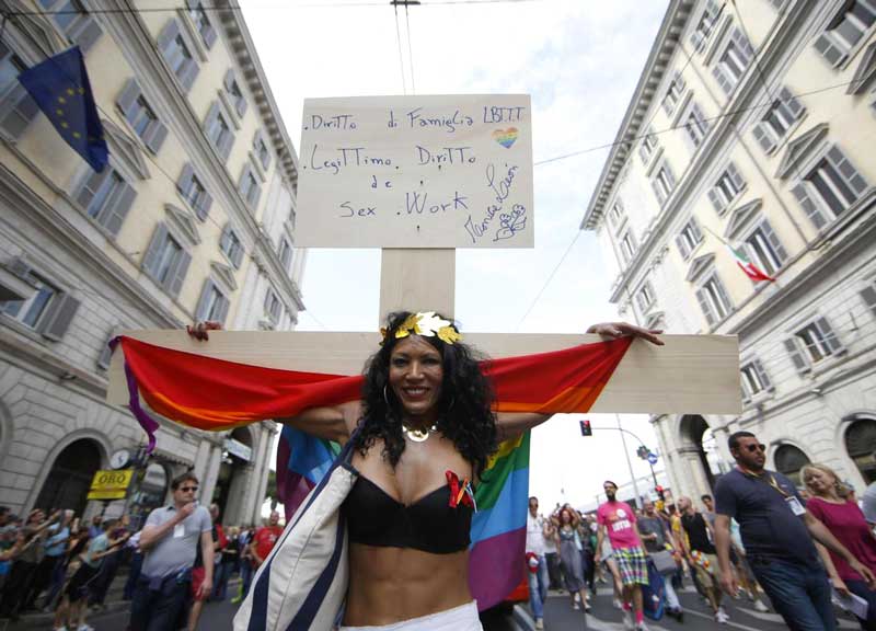 Roma Pride 2016. “Renzi sposi una coppia gay”, L’appello