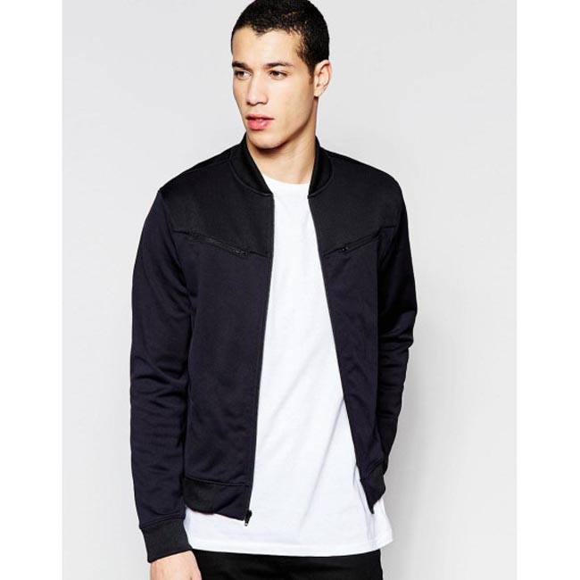 Moda uomo, i 5 consigli. Perché sporty is the new casual. FOTO Moda uomo, i 5 consigli. Perché sporty is the new casual. FOTO