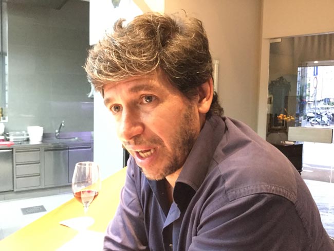 Calcio, vino e buon cibo a tavola con Demetrio Albertini Calcio, vino e buon cibo a tavola con Demetrio Albertini