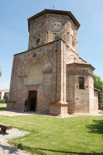 Restauro dell’oratorio bramantesco di San Biagio di Rossate. Le foto Restauro dell’oratorio bramantesco di San Biagio di Rossate. Le foto