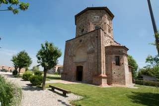 Restauro dell’oratorio bramantesco di San Biagio di Rossate. Le foto Restauro dell’oratorio bramantesco di San Biagio di Rossate. Le foto