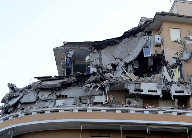 Crollo al Flaminio, 4 indagati per disastro colposo. “Lavori errati” Crollo al Flaminio, 4 indagati per disastro colposo. “Lavori errati”