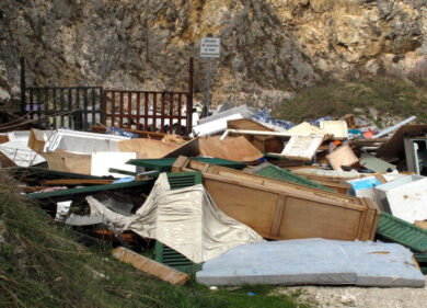 L’Ama si scopre fenomeno: isole ecologiche come funghi