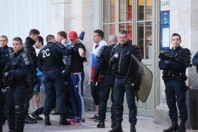 Euro 2016, scontri a Lille tra tifosi. La Russia rischia l’espulsione