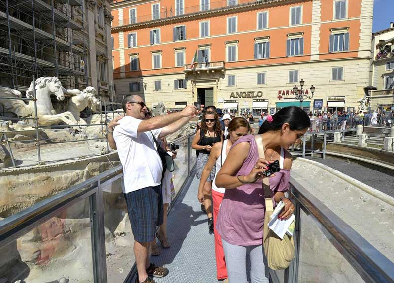 Turismo: il crollo di Roma superata da Milano. Al rogo 540 mln di euro Turismo: il crollo di Roma superata da Milano. Al rogo 540 mln di euro