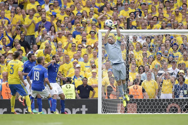 Euro 2016, Italia-Svezia 1-0: lampo di Eder. Azzurri agli ottavi Euro 2016, Italia-Svezia 1-0: lampo di Eder. Azzurri agli ottavi