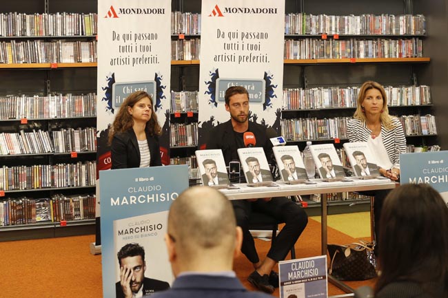 Claudio Marchisio, in libreria la sua autobiografia social Claudio Marchisio, in libreria la sua autobiografia social