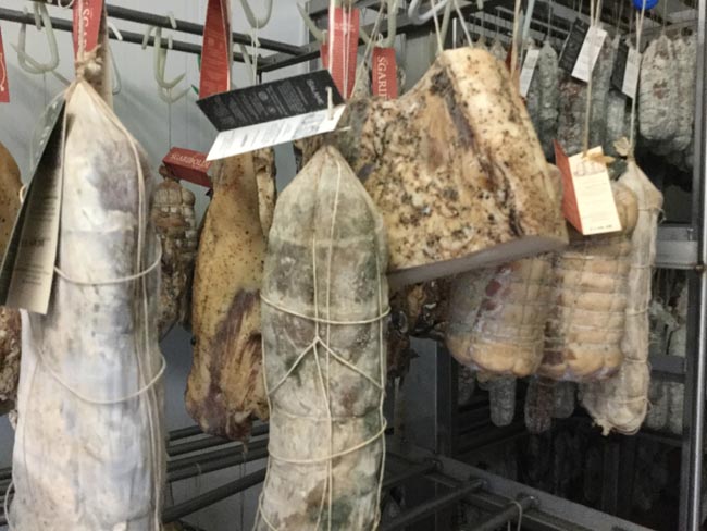 Sgariboldi alleva maiali felici e i salumi sono un “must”