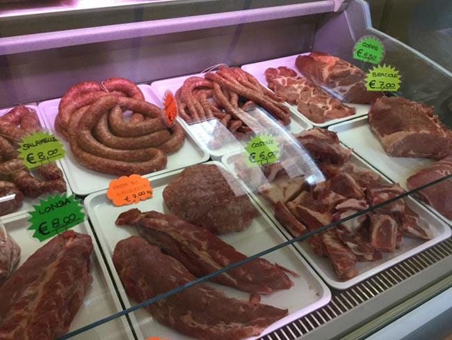 Sgariboldi alleva maiali felici e i salumi sono un “must”