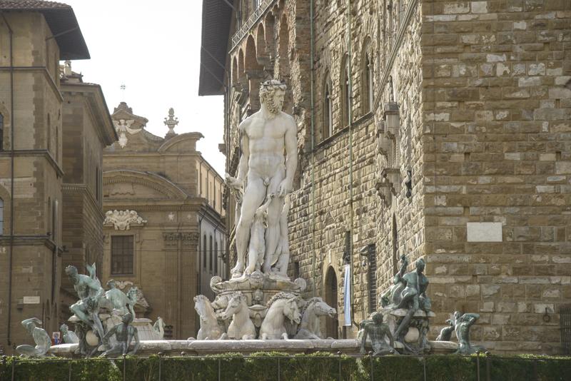 Salvatore Ferragamo finanzia il restauro della Fontana del Nettuno