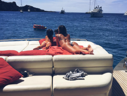 Belen Rodriguez e Iannone: vacanza a Ibiza. Le foto