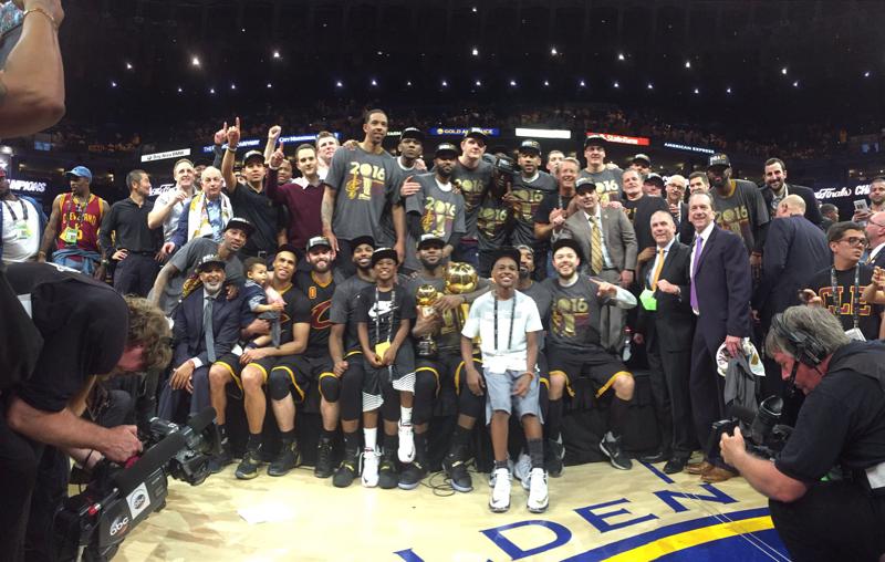 Nba, titolo a Cleveland e Lebron James. Golden State e Curry ko Nba, titolo a Cleveland e Lebron James. Golden State e Curry ko