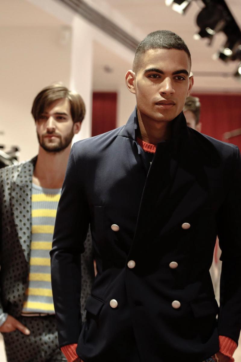 Scervino: l’uomo del 2017? “Moderno e senza nostalgie”. L’intervista Scervino: l’uomo del 2017? “Moderno e senza nostalgie”. L’intervista