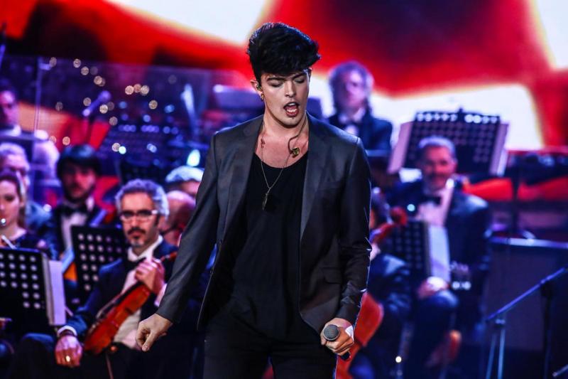 MTV Awards: The Kolors sputano e non ritirano premio MTV Awards: The Kolors sputano e non ritirano premio