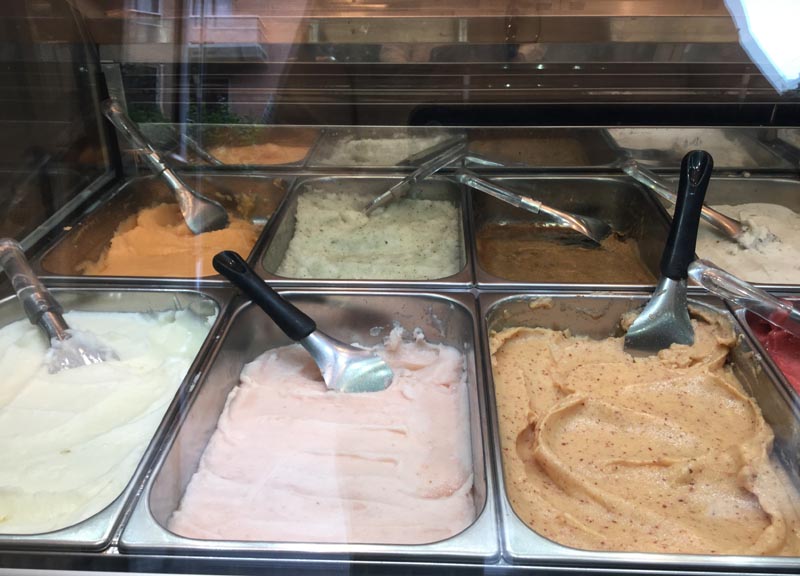 Gelati: gusto del mese: “Mango, zenzero e cocco rapè” Gelati: gusto del mese: “Mango, zenzero e cocco rapè”