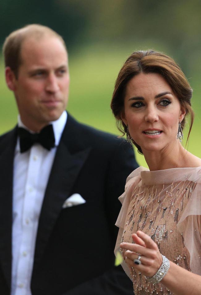 Kate Middleton… l’ha fatto ancora. Con questo abito. FOTO Kate Middleton… l’ha fatto ancora. Con questo abito. FOTO
