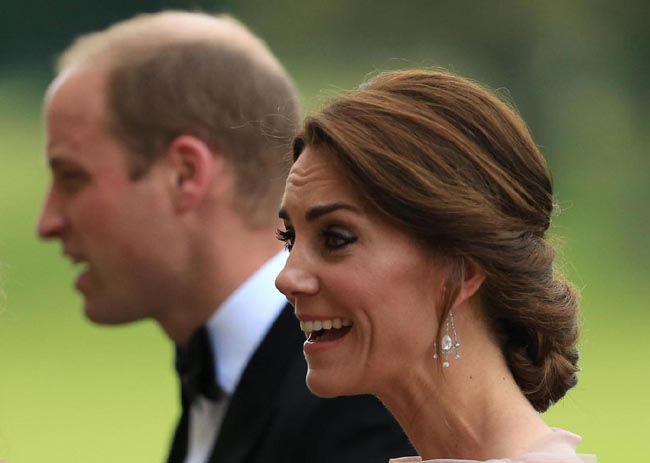 Kate Middleton… l’ha fatto ancora. Con questo abito. FOTO Kate Middleton… l’ha fatto ancora. Con questo abito. FOTO