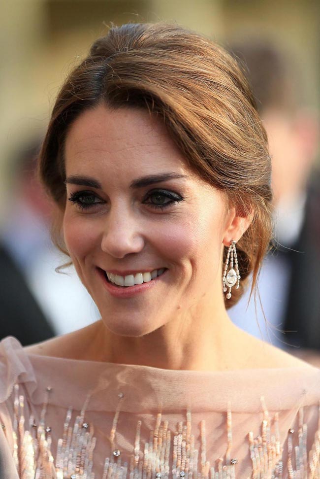 Kate Middleton… l’ha fatto ancora. Con questo abito. FOTO Kate Middleton… l’ha fatto ancora. Con questo abito. FOTO