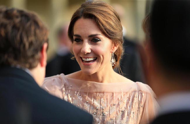 Kate Middleton… l’ha fatto ancora. Con questo abito. FOTO Kate Middleton… l’ha fatto ancora. Con questo abito. FOTO