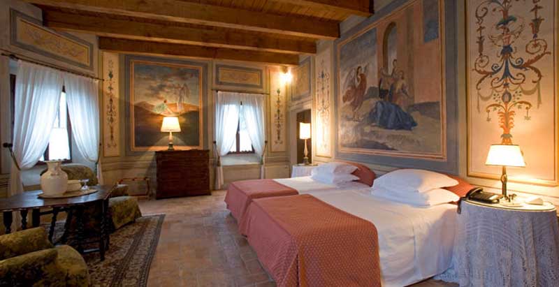 Relais Palazzo Viviani: notte romantica nei Borghi più Belli d’Italia Relais Palazzo Viviani: notte romantica nei Borghi più Belli d’Italia