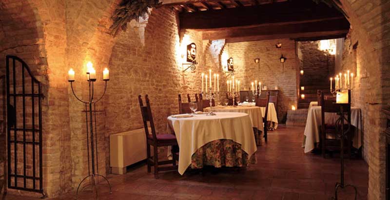 Relais Palazzo Viviani: notte romantica nei Borghi più Belli d’Italia Relais Palazzo Viviani: notte romantica nei Borghi più Belli d’Italia