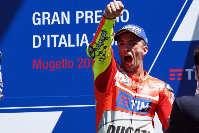 Iannone: “Belen? Sono single”. E la Rodriguez si sfoga… Iannone: “Belen? Sono single”. E la Rodriguez si sfoga…