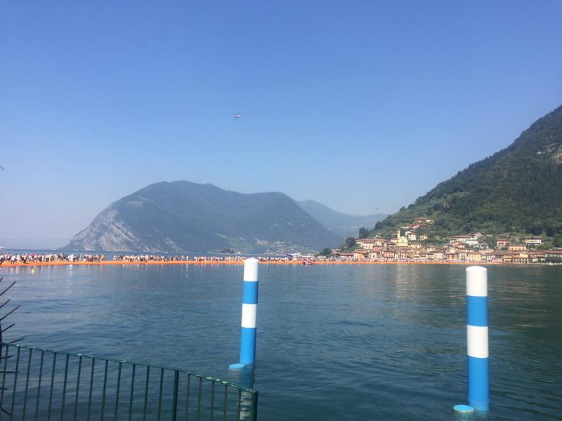 The Floating Piers: Iseo al centro del Mondo. Le foto di Affari