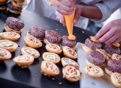 Da Vittorio a Brusaporto : “Gli Artisti dello Street Food”. Da Vittorio a Brusaporto : “Gli Artisti dello Street Food”.