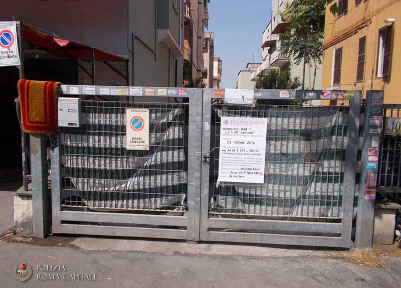 Da garage a luogo di preghiera dell’Islam. Scoperta moschea abusiva Da garage a luogo di preghiera dell’Islam. Scoperta moschea abusiva