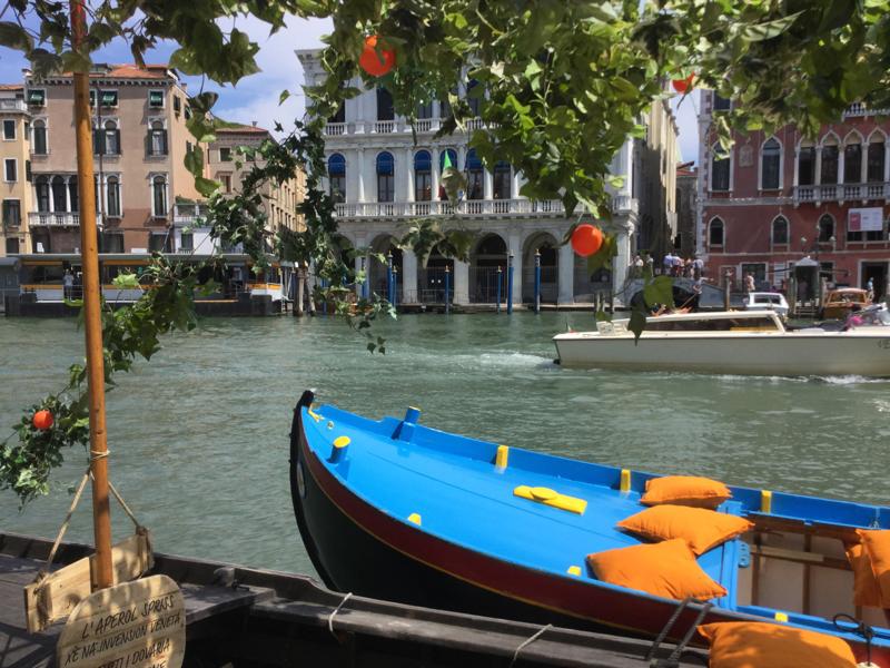 Aperol Spritz festa al Guggenheim: nuovo design per il Signature Glass