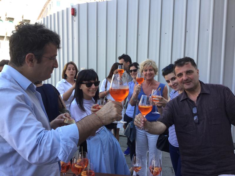 Aperol Spritz festa al Guggenheim: nuovo design per il Signature Glass