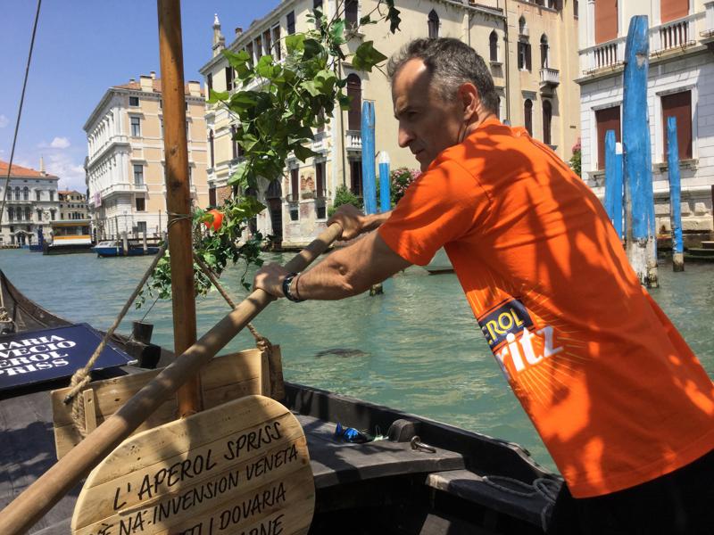 Aperol Spritz festa al Guggenheim: nuovo design per il Signature Glass