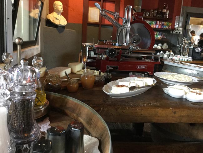 Cucina “Agrigourmet” e notti da sogno a “La Botanica”