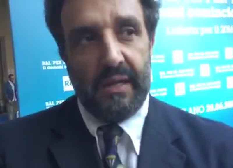 Flavio Insinna: ecco la mia TV preferita… Flavio Insinna: ecco la mia TV preferita…