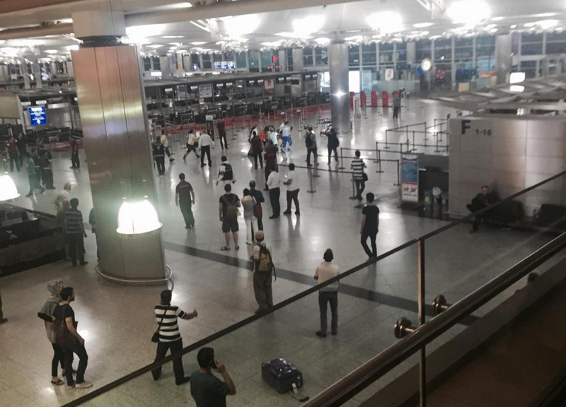 Istanbul, strage in aeroporto. “Commando Isis”. Foto e video
