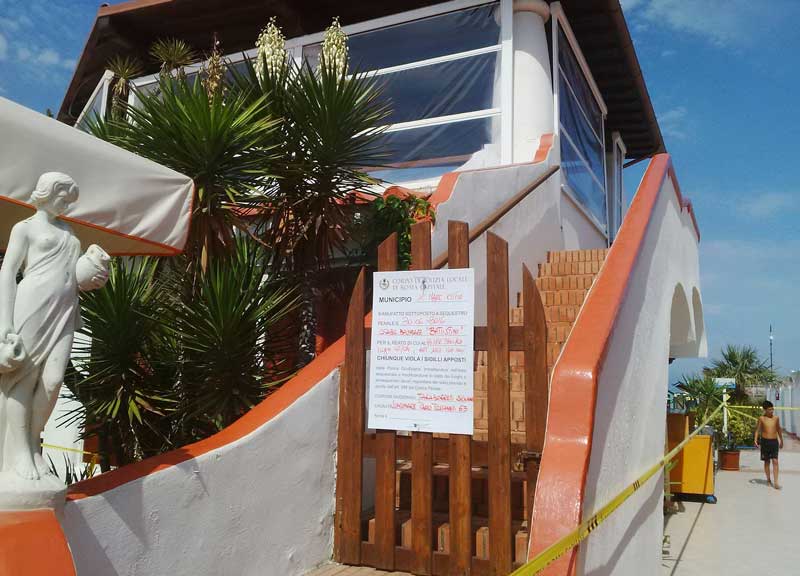 Ostia, sequestrato il Battistini. Sigilli a un pezzo di storia Ostia, sequestrato il Battistini. Sigilli a un pezzo di storia