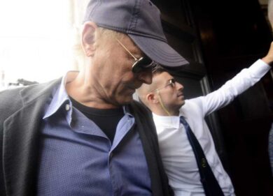 L’ultimo addio a Bud Spencer, folla commossa a Piazza del Popolo