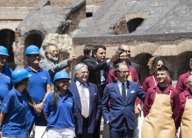 Renzi e Franceschini fanno la festa al Colosseo restaurato