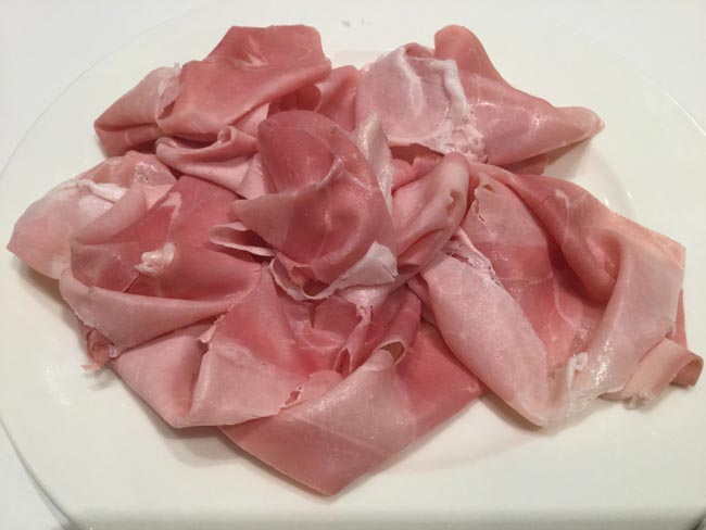 Dietro le quinte di Beretta: ecco come nasce il prosciutto di qualità