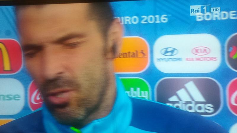 Italia-Germania, Barzagli lacrime. Poi tocca a Buffon: “Senza parole” Italia-Germania, Barzagli lacrime. Poi tocca a Buffon: “Senza parole”