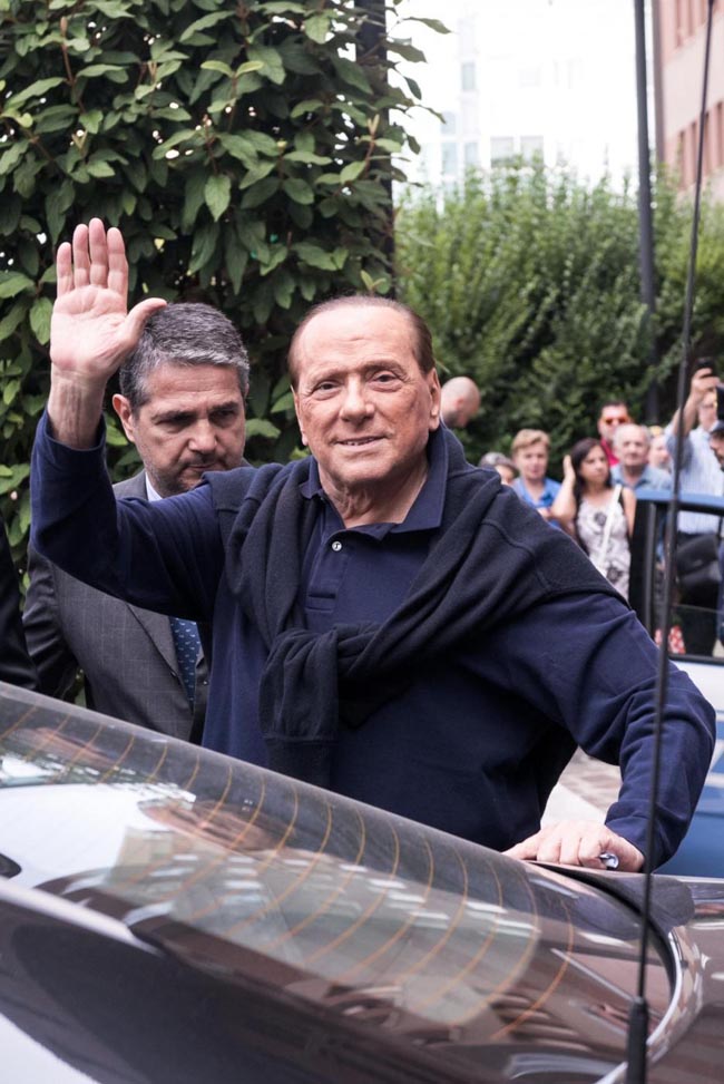 Milan, Berlusconi addio: “I cinesi garantiranno 400 mln in 2 anni” Milan, Berlusconi addio: “I cinesi garantiranno 400 mln in 2 anni”