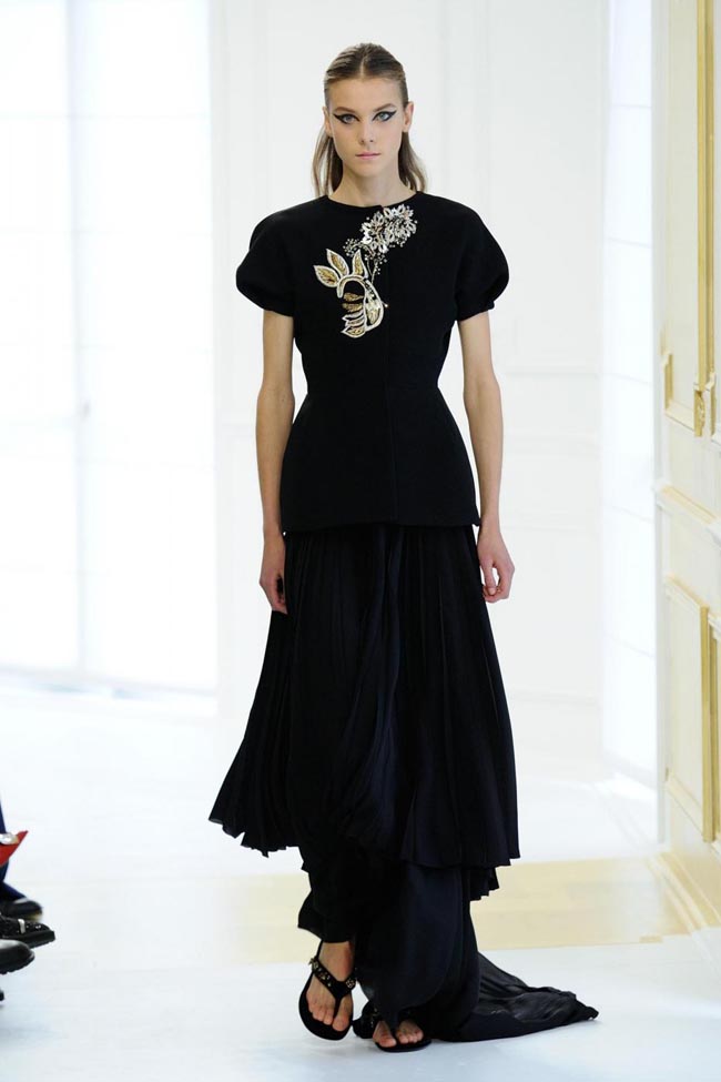 Christian Dior, sfilata Haute Couture: Bella Hadid, che visione. FOTO