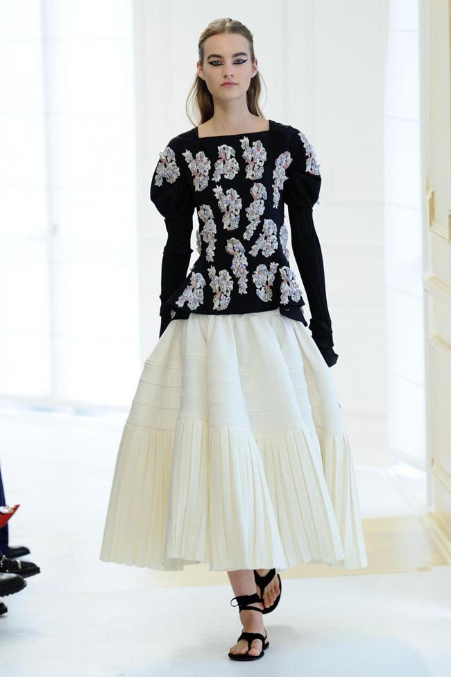 Christian Dior, sfilata Haute Couture: Bella Hadid, che visione. FOTO