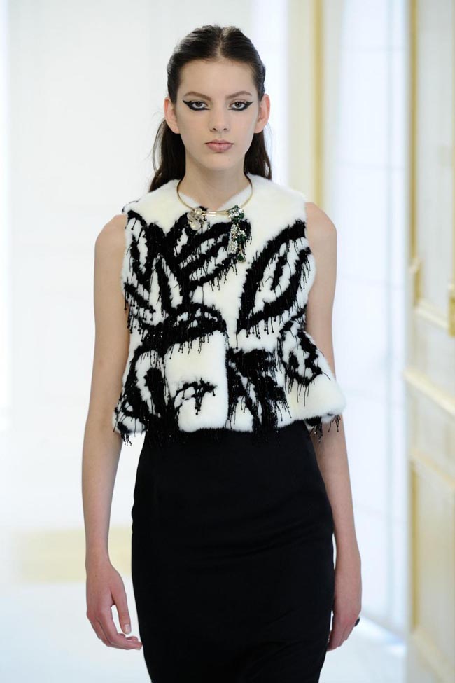 Christian Dior, sfilata Haute Couture: Bella Hadid, che visione. FOTO