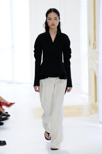 Christian Dior, sfilata Haute Couture: Bella Hadid, che visione. FOTO