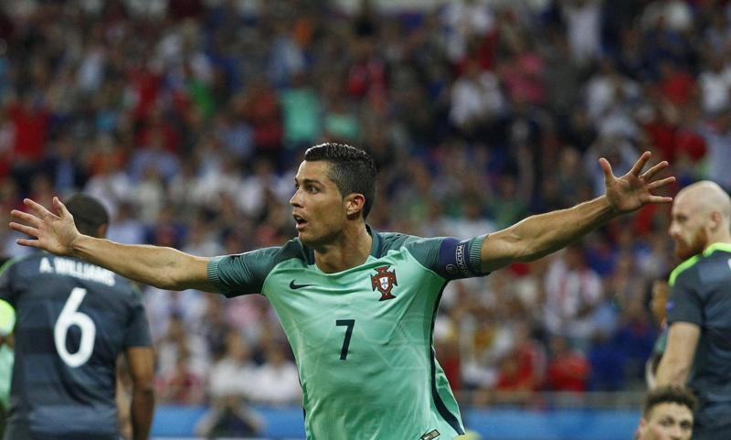 Euro 2016, Cristiano Ronaldo stellare: Portogallo in finale. Bye bye Galles
