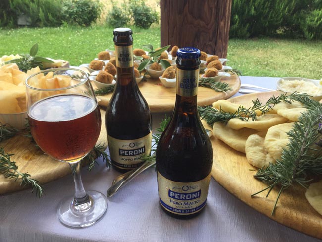 Dalla mietitura dell’orzo alla birra: ecco il viaggio del gusto Dalla mietitura dell’orzo alla birra: ecco il viaggio del gusto