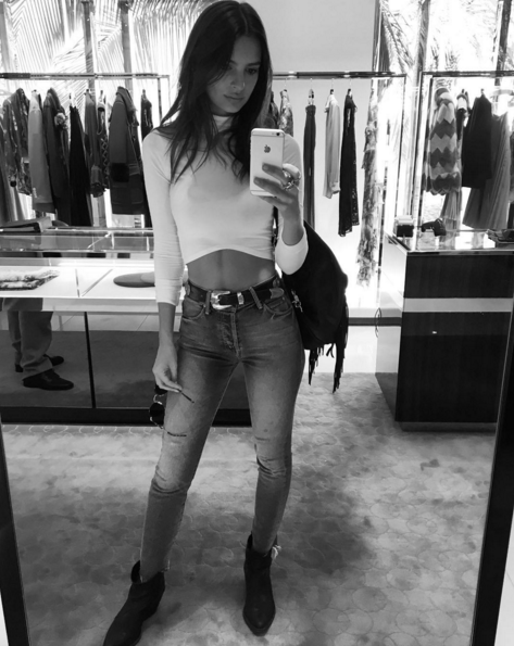 Emily Ratajkowski e le altre: ab crack, l’ultima moda di Instagram Emily Ratajkowski e le altre: ab crack, l’ultima moda di Instagram